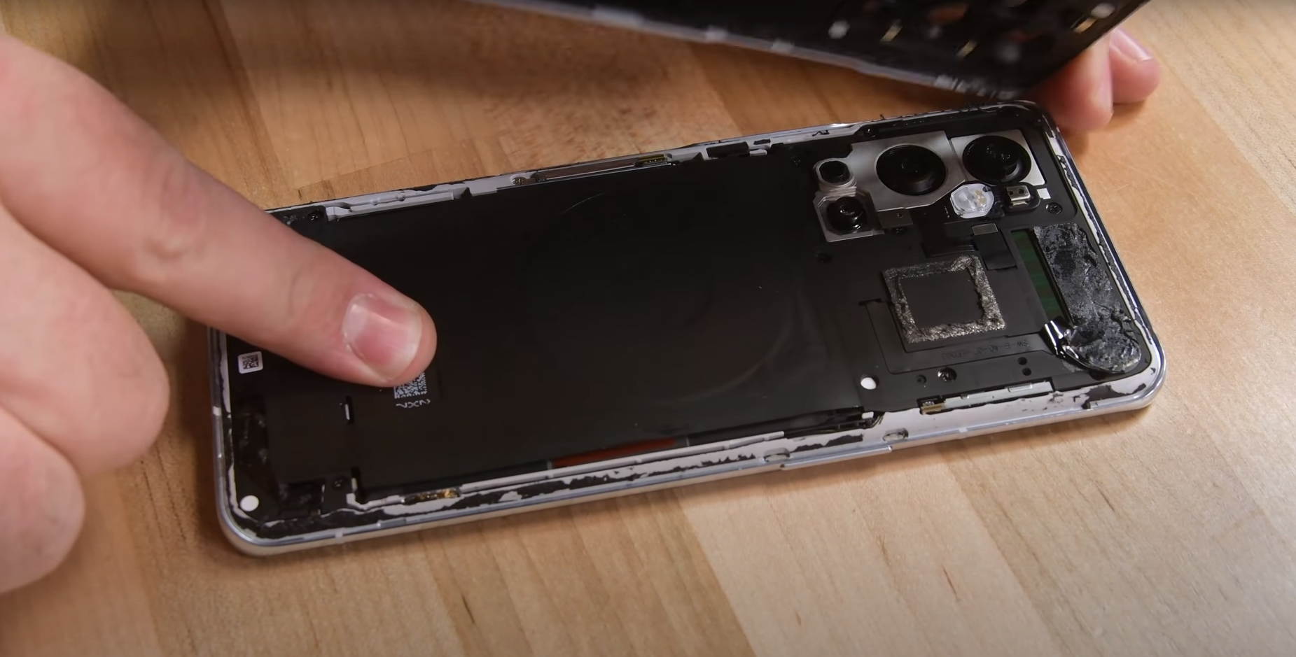 Ремонтопригодность OnePlus 9 Pro не на высоте - всего 4 балла от iFixit